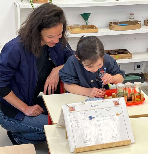 Séance de sport et motricité en intérieur